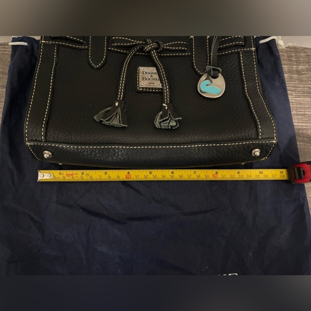 Dooney & Bourke Black Pebbled Leather Shouder Bag with Blue Duck Hangtag - Picture 10 of 11